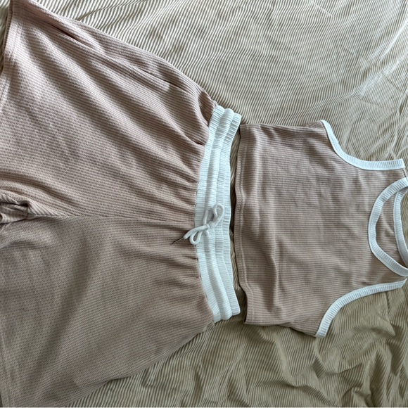 Amazon Tan and White Pajamas Cozy Sleepwear - Picture 1 of 2